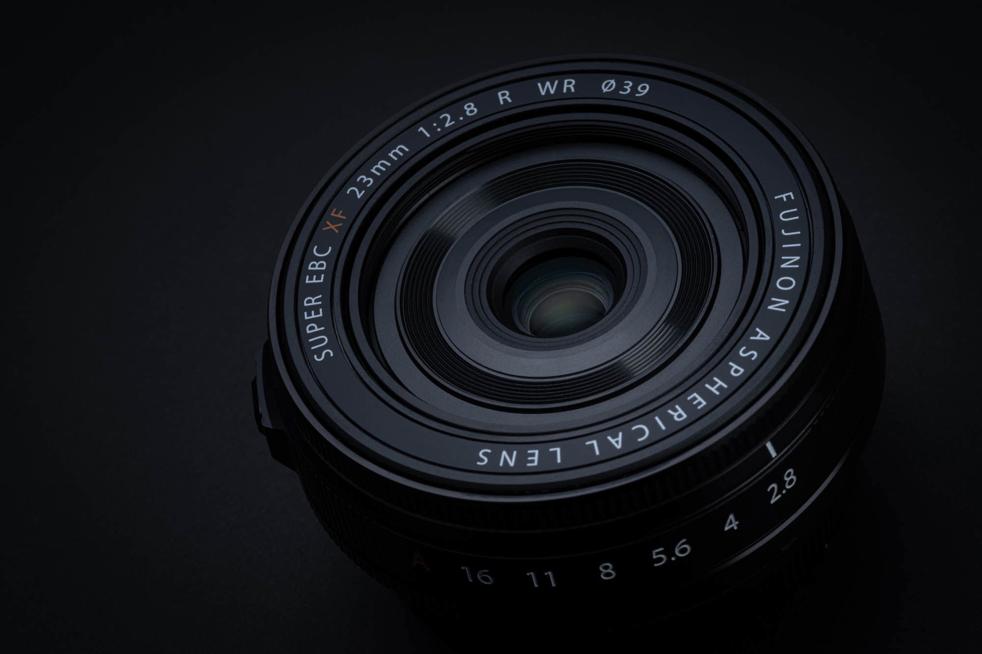 xf23mmf28_productpage_0001