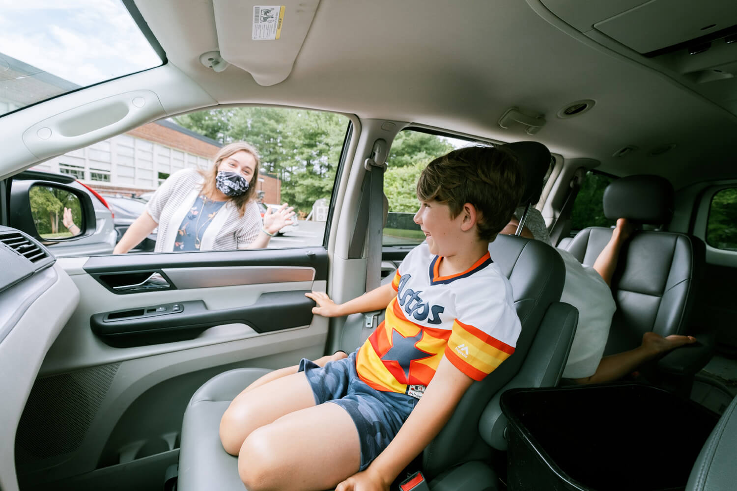 Eric Kelley uses the FUJINON XF10-24mmF2 R OIS and the XF18-135mmF3.5-5.6 R LM OIS WR lenses to frame everyday life on lockdown.