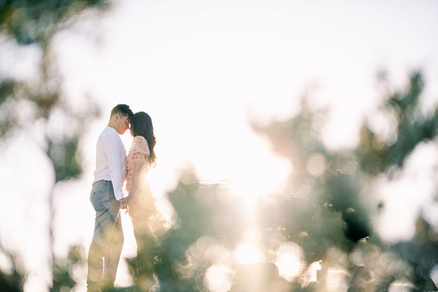 FUJIFILM X Photographer Caroline Tran uses FUJINON XF50mmF1.0 R WR to create engagement portraits