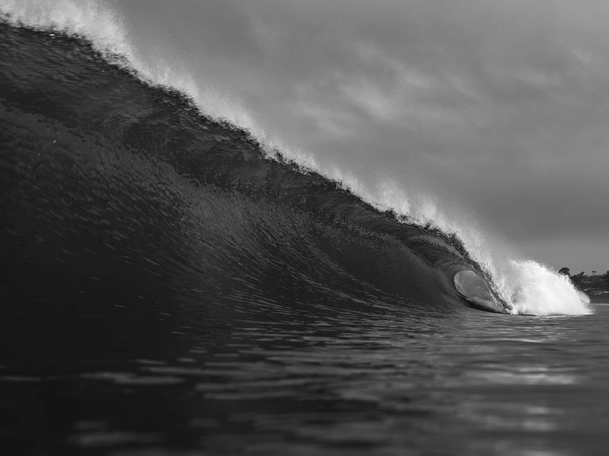 Black and white rolling wave