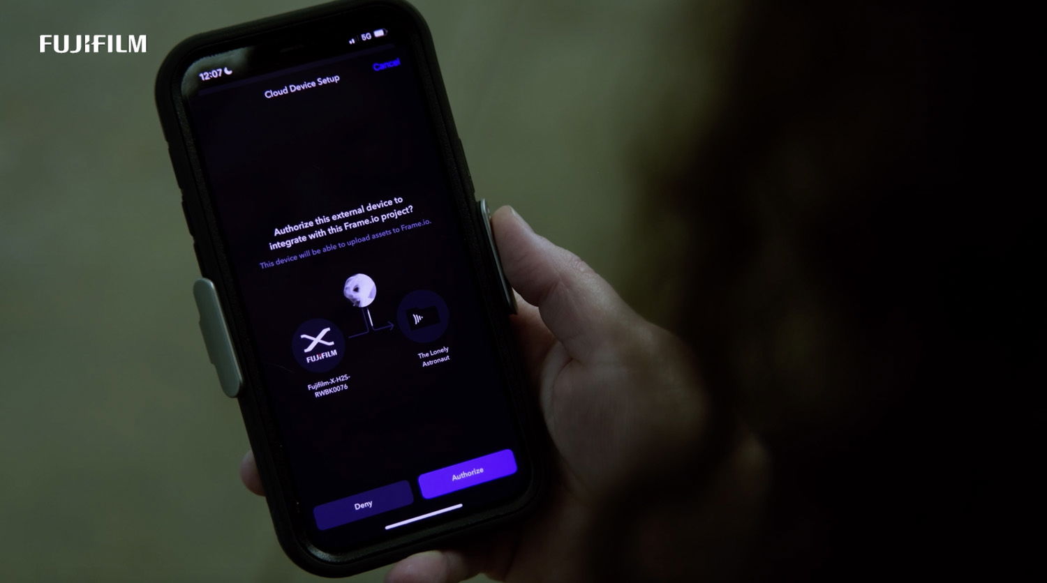 Smartphone screen showing the camera to cloud connection screen